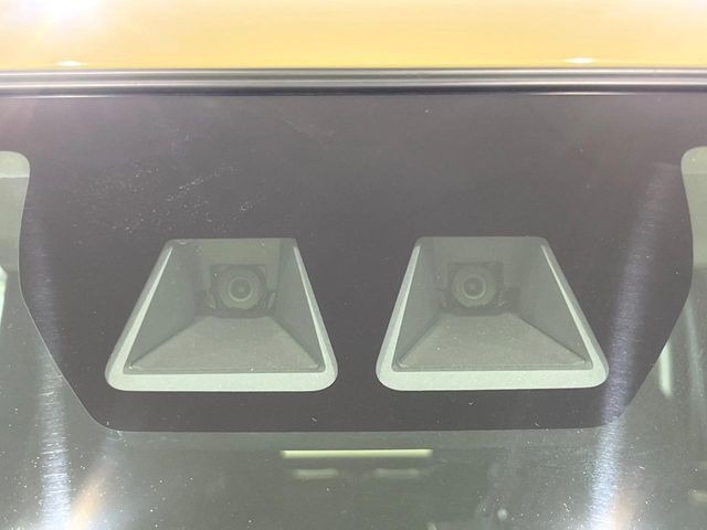 �y�X�}�[�g�A�V�X�g�z���s���ɑO���̎ԗ�����F�����A�Փ˂������Ȏ��͌x��ƃu���[�L�ŏՓˉ���Ɣ�Q�y�����A�V�X�g�B�����S�Ƀh���C�u�����y���݂��������܂��B