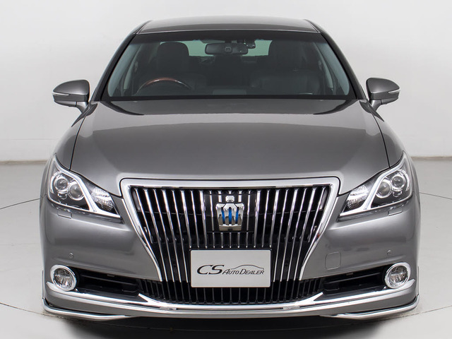 禁煙車です!室内は嫌なニオイも無く、すごく綺麗な状態です!禁煙車・・特にセダンタイプのお車では少ないですよね!!タバコのニオイが苦手なお客様必見です!快適にご乗車頂けます!!