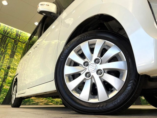 �y����14�C���`�A���~�z�C�[���z�O�ςɃ}�b�`���������A���~�z�C�[���𑕒����Ă���܂��B�e��ЊO�A���~�z�C�[����A�X�^�b�h���X�^�C�����戵�����Ă���܂��B���񂲑��k����������