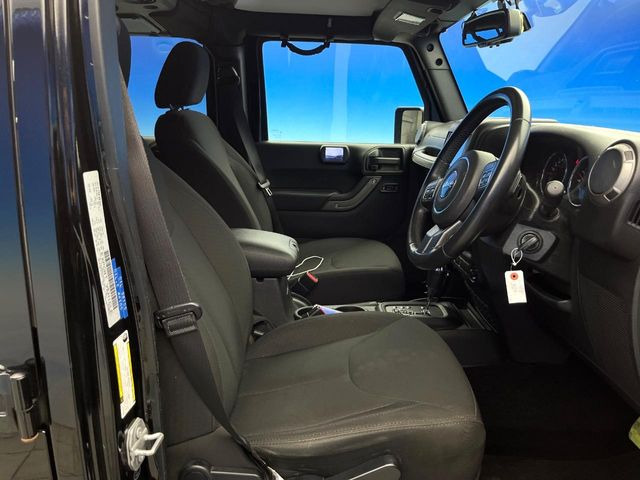 ●シートの使用感:破れ・へたりも少なく、ご覧の通りきれいな状態を維持しております。また、室内クリーニング・コーティングもご用命いただけます。