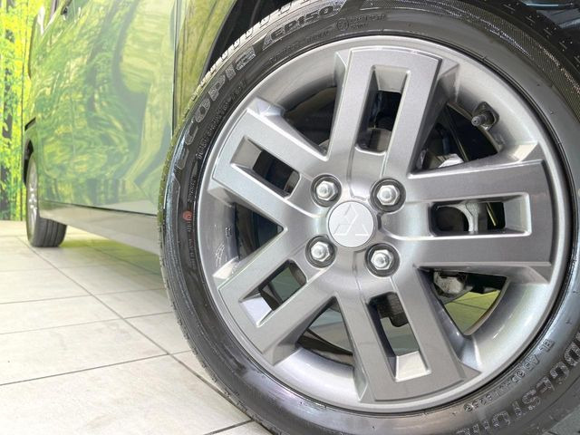 �y����15�C���`�A���~�z�C�[���z�O�ςɃ}�b�`���������A���~�z�C�[���𑕒����Ă���܂��B�e��ЊO�A���~�z�C�[����A�X�^�b�h���X�^�C�����戵�����Ă���܂��B���񂲑��k����������