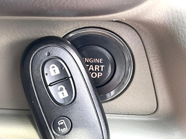 �y�L�[���X�X�^�[�g�V�X�e���z�J�o����|�P�b�g�ɓ��ꂽ�܂܂ł��h�A�̎{���E�������\�ȃX�}�[�g�L�[�𑕔��B�G���W���̃I���E�I�t�����J�M�����o���K�v����������Ƃ��Ă��֗��ł���