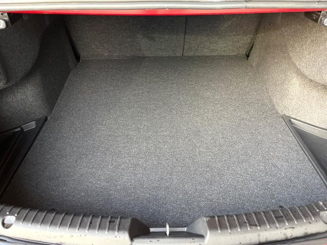 ���i�̂���������ʋ΁A���}���ɏ\���ȉ׎��X�y�[�X���m�ۂ��Ă���܂��B