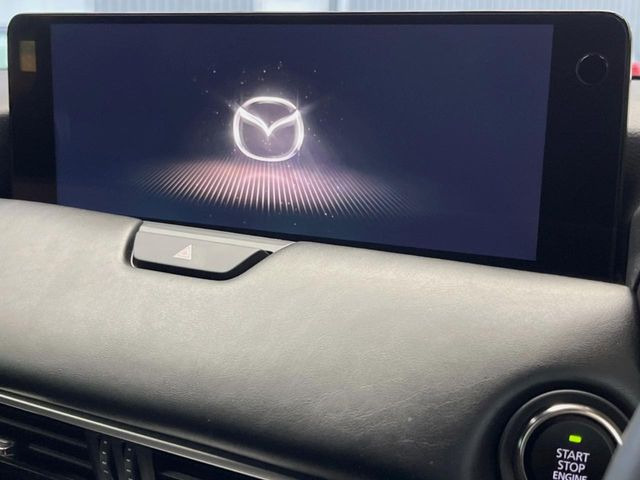 �y12.3�C���`�}�c�_�R�l�N�g�z�ԓ��̕��͋C�Ƀ}�b�`������^�f�B�X�v���C�B�X�}�z�ڑ��ł̃i�r�g�p��Bluetooth�Đ����A�l�X�ȋ@�\���y���߂܂��B�����I�ȃ_�C�������삪�\�ŁA�g��������ǍD�ł��B