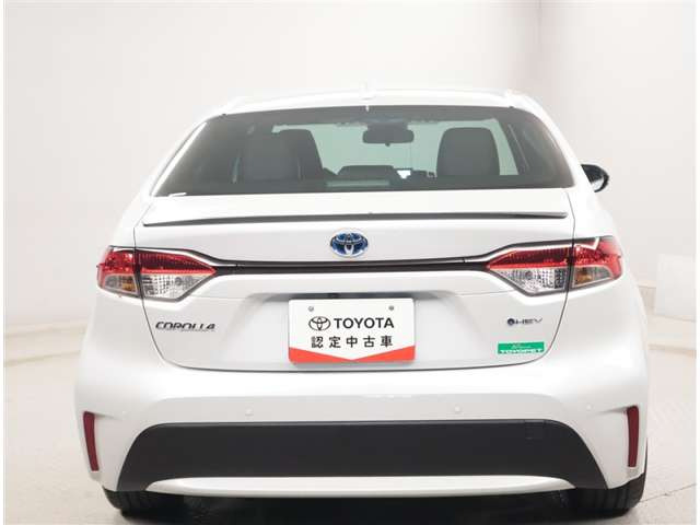 カローラ1.8 ハイブリッド W×B