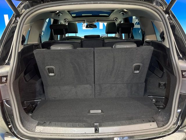 ●トランクルーム:趣味が広がる収容スペース!これだけの広さがあればお買い物やレジャーなどにも最適です!使用感も少なくきれいな状態を維持しております。