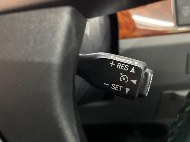 �y�N���[�Y�R���g���[���z�������H�����N���N���s�B�A�N�Z���𗣂��Ă���葬�x�ő��s���ł��A�������^�]���̕��S���y��!�����E�������ȒP�ȃX�C�b�`����Œ����ł��܂��B