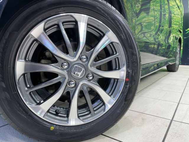 �y����14�C���`�A���~�z�C�[���z�O�ςɃ}�b�`���������A���~�z�C�[���𑕒����Ă���܂��B�e��ЊO�A���~�z�C�[����A�X�^�b�h���X�^�C�����戵�����Ă���܂��B���񂲑��k����������