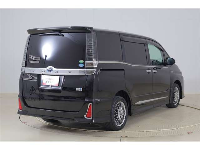 ヴォクシー1.8 ハイブリッド ZS 煌II