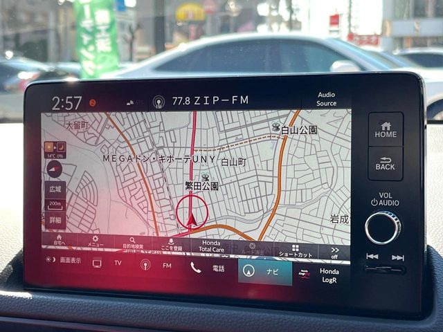 �y9�C���` �z���_�R�l�N�g�f�B�X�v���C�z���F���̍������ʃf�B�X�v���C�Ńi�r�̎g�p��A�������̃X�}�[�g�t�H���ƘA�g����bluetooth�ł̉��y�Đ����\�ł���