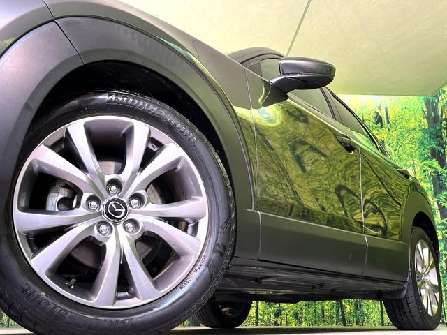 �y����18�C���`�A���~�z�C�[���z�O�ςɃ}�b�`���������A���~�z�C�[���𑕒����Ă���܂��B�e��ЊO�A���~�z�C�[����A�X�^�b�h���X�^�C�����戵�����Ă���܂��B���񂲑��k����������