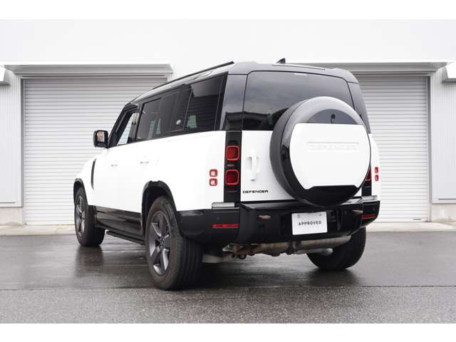 ディフェンダー110 X ダイナミック HSE 3.0L D300 ディーゼル 4WD