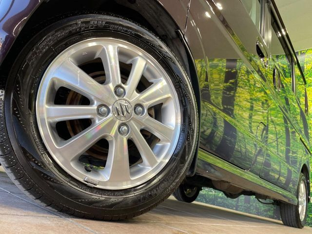 �y����14�C���`�A���~�z�C�[���z�O�ςɃ}�b�`���������A���~�z�C�[���𑕒����Ă���܂��B�e��ЊO�A���~�z�C�[����A�X�^�b�h���X�^�C�����戵�����Ă���܂��B���񂲑��k����������