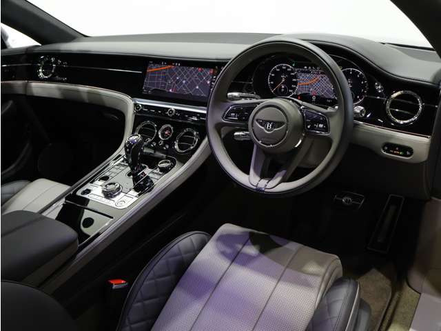 コンチネンタルGTV8 アズール 4WD