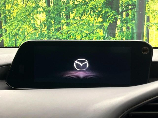 �y8.8�C���`�}�c�_�R�l�N�g�z�ԓ��̕��͋C�Ƀ}�b�`������^�̃f�B�X�v���C�B�X�}�z�ڑ��ł̃i�r�g�p��Bluetooth�Đ����A�l�X�ȋ@�\���y���߂܂��B�����I�ȃ_�C�������삪�\�ŁA�g��������ǍD�ł��B