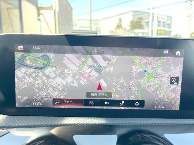 ●MercedesBenz純正ナビ:一体感のあるナビは、高級感ある車内を演出してくれます。オーディオ機能も充実しておりますので、運転もより楽しめます♪