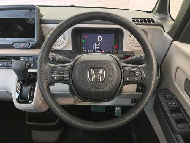 ステアリングも使用感が少なく、きれいな状態となっております♪