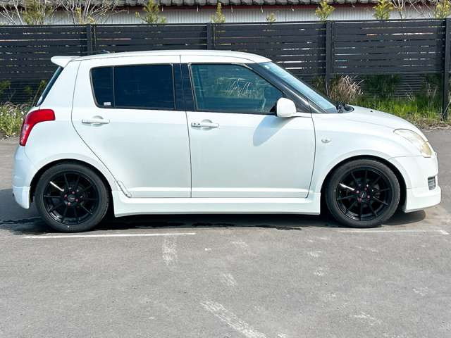 お客様のご予算帯に合わせたお車を常時100台以上取り揃えています!当社のスタッフがお客様のお車選びをしっかりサポートしご提案させていただきます!