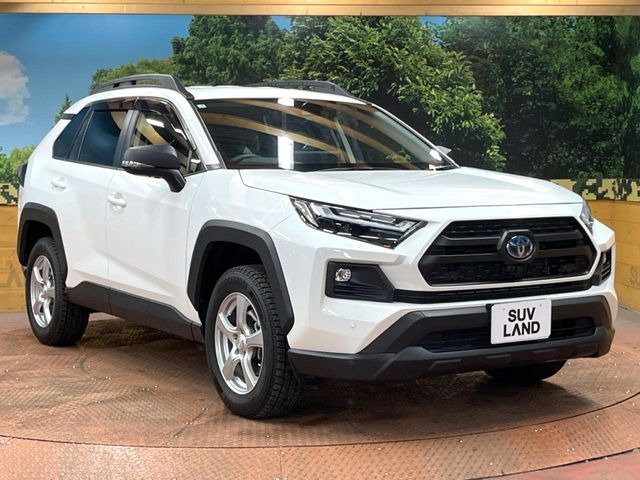 高透明度のガラス皮膜で撥水はもちろん、上質なツヤ・光沢を実現。紫外線や酸性雨から大切な愛車を保護し、色あせ・劣化を防止。「弾スプラッシュコート」、「弾プリミッサコート」からお選びいただけます。