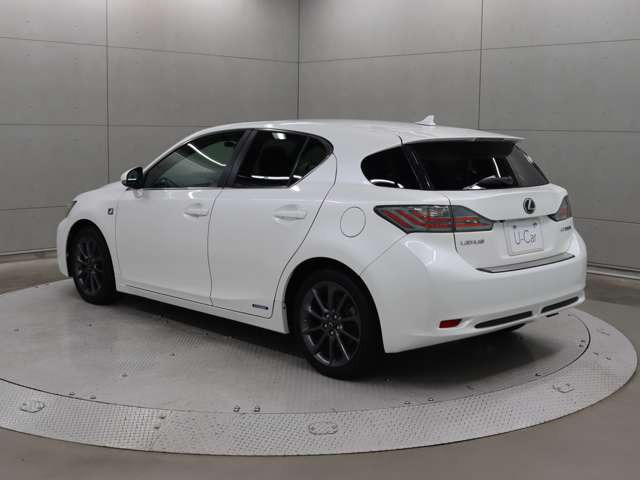 CT200h Fスポーツ