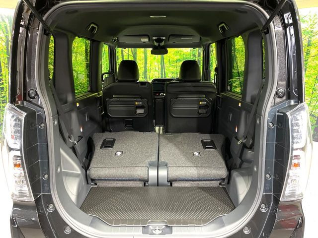 ���i�̂���������ʋ΁A���}���ɏ\���ȉ׎��X�y�[�X���m�ۂ��Ă���܂��B�Z�J���h�V�[�g��|���ƁA�傫�ȉו��̐ύڂ��\�ł���