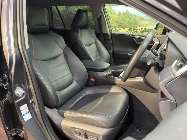 �y���烌�U�[�V�[�g�z����̂ӂ���肪�e�ՂŃ����e�i���X�����ȒP�ȁA�@�\���ɗD��鍇����v���̗p�����㎿�ȃV�[�g�ł��B����S�n���悭�A���������ӂ��S�n�ǂ��ԓ���Ԃ����o���Ă���܂��B