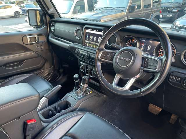 ラングラーアンリミテッド サハラ 4WD