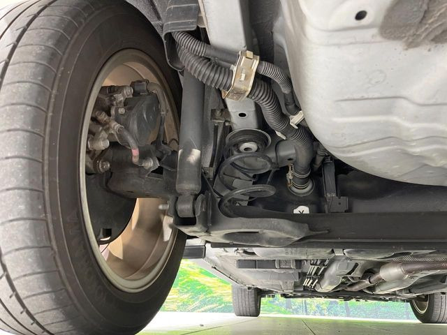 お車を安心してお乗りいただく為には、足回りの定期点検が欠かせません。サービスサポート(有償保証)では無料点検もご提供しており、安心のカーライフをお過ごしいただけるサポート体制が整っています。