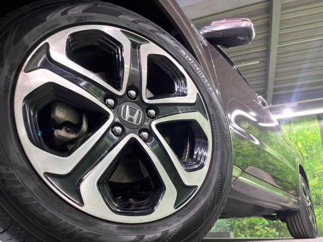 �y����17�C���`�A���~�z�C�[���z�O�ςɃ}�b�`���������A���~�z�C�[���𑕒����Ă���܂��B�e��ЊO�A���~�z�C�[����A�X�^�b�h���X�^�C�����戵�����Ă���܂��B���񂲑��k����������