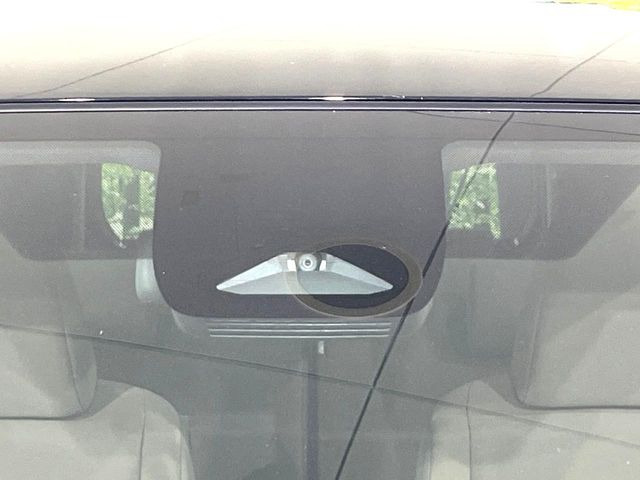 �y�g���^�Z�[�t�e�B�Z���X�z���s���ɑO���̎ԗ�����F�����A�Փ˂������Ȏ��͌x��ƃu���[�L�ŏՓˉ���Ɣ�Q�y�����A�V�X�g�B�����S�Ƀh���C�u�����y���݂��������܂��B