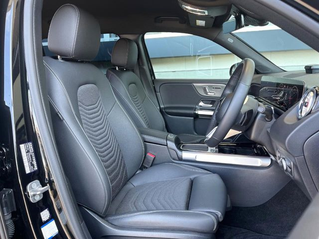 ●シートの使用感:破れ・へたりも少なく、ご覧の通りきれいな状態を維持しております。また、室内クリーニング・コーティングもご用命いただけます。