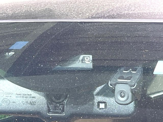 �y�z���_�Z���V���O�z���s���ɑO���̎ԗ�����F�����A�Փ˂������Ȏ��͌x��ƃu���[�L�ŏՓˉ���Ɣ�Q�y�����A�V�X�g�B�����S�Ƀh���C�u�����y���݂��������܂��B