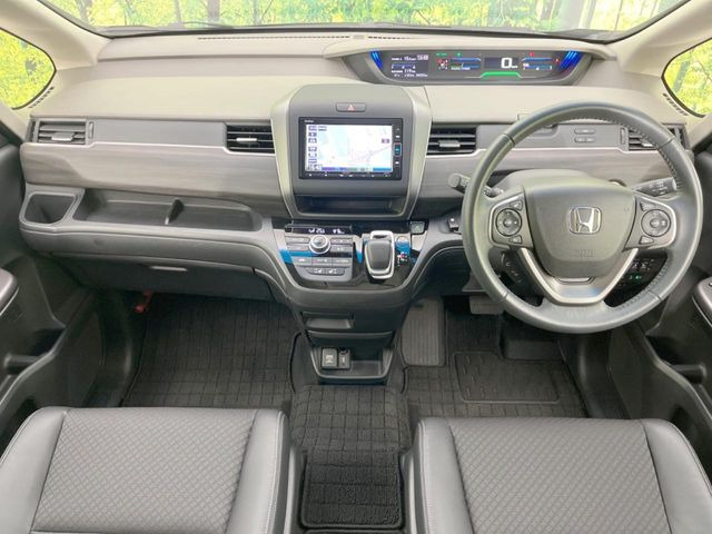 フリードハイブリッド