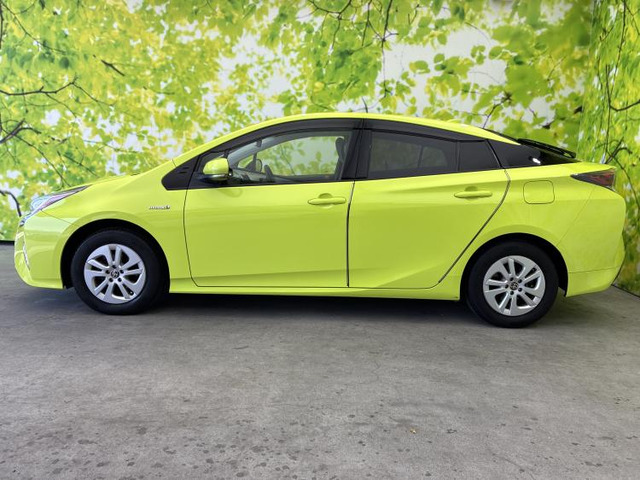 プリウス1.8 S E-Four 4WD