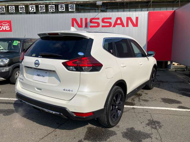 エクストレイル2.0 20Xi レザーエディション 4WD