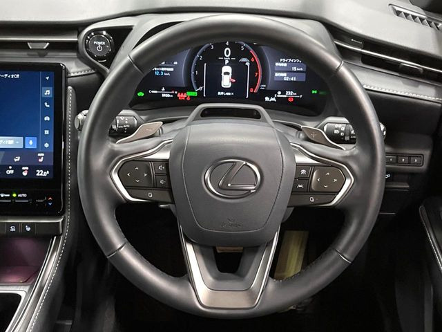 �y�����v�����X�e�A�����O�z�㎿�Ȋv���g�p���邱�ƂŁA��ɂ����������݂ƂĂ��^�]���₷���n���h���ł���