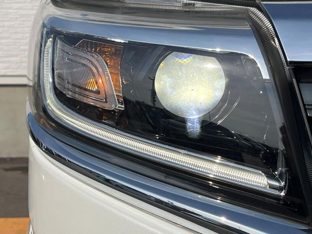 �yLED�w�b�h���C�g�z���V����ԑ��s�����ǍD�Ȏ��E���m�ۂ����S���ĉ^�]�ł��鍂�P�xLED�w�b�h���C�g�𑕔�!�_�����x�������A����d�͂��}�����Ă��܂��B