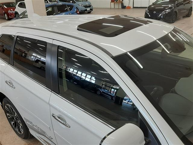 アウトランダーPHEV2.0 G プレミアムパッケージ 4WD