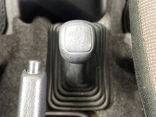 4WDのお車ですので、雪道でも安心です♪降雪地地域にお住まいの方以外にも、ウィンタースポーツが趣味の方や降雪地域へ帰省される機会がある方にもおすすめ!