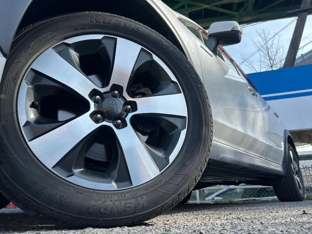 �y����17�C���`�A���~�z�C�[���z�O�ςɃ}�b�`���������A���~�z�C�[���𑕒����Ă���܂��B�e��ЊO�A���~�z�C�[����A�X�^�b�h���X�^�C�����戵�����Ă���܂��B���񂲑��k����������