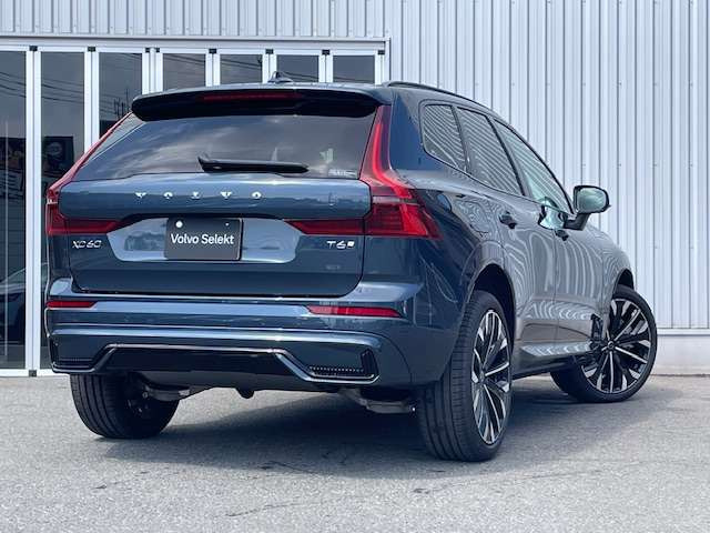 XC60ウルトラ T6 AWD プラグイン ハイブリッド 4WD
