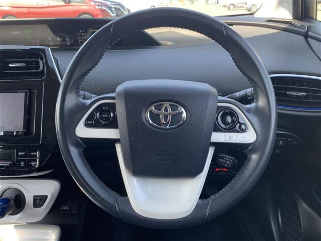 プリウス1.8 A プレミアム ツーリングセレクション