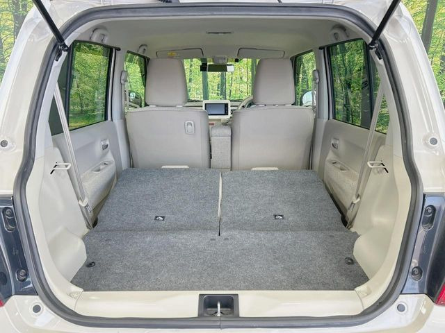 ���i�̂���������ʋ΁A���}���ɏ\���ȉ׎��X�y�[�X���m�ۂ��Ă���܂��B�Z�J���h�V�[�g��|���ƁA�傫�ȉו��̐ύڂ��\�ł���