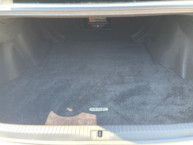 ���i�̂���������ʋ΁A���}���ɏ\���ȉ׎��X�y�[�X���m�ۂ��Ă���܂��B