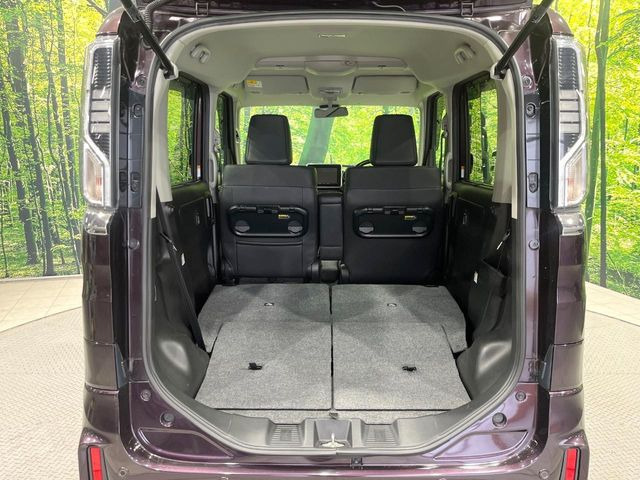 ���i�̂���������ʋ΁A���}���ɏ\���ȉ׎��X�y�[�X���m�ۂ��Ă���܂��B�Z�J���h�V�[�g��|���ƁA�傫�ȉו��̐ύڂ��\�ł���