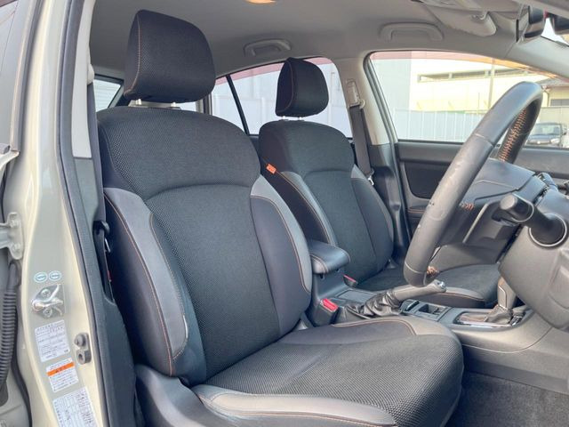 �y�n�[�t���U�[�V�[�g�z�������ƍ���S�n�𗼗������l�C�̃V�[�g���w�ʁE���ʂ̃t�@�u���b�N�f�ނ́A�ʋC���̗ǂ��⊊��ɂ����ɗD��Ă��܂��B�C���╞���ɍ��E���ꂸ���K�ɂ���肢�������܂��B