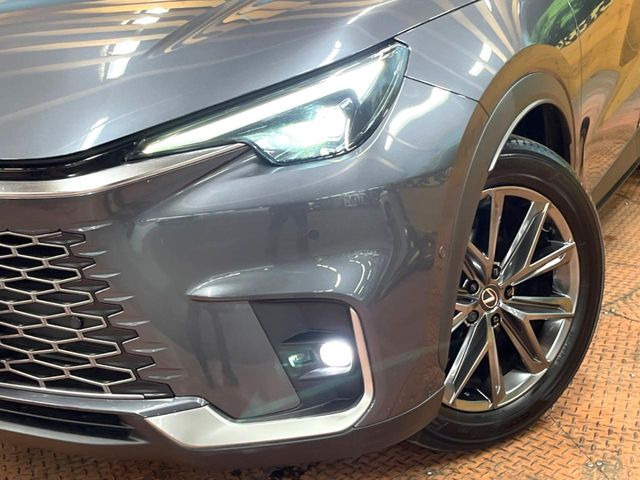 �yLED�w�b�h���C�g�z���V����ԑ��s�����ǍD�Ȏ��E���m�ۂ����S���ĉ^�]�ł��鍂�P�xLED�w�b�h���C�g�𑕔�!�_�����x�������A����d�͂��}�����Ă��܂��B