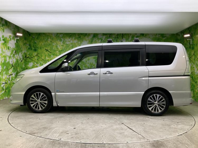 セレナ2.0 ハイウェイスター Vセレクション+Safety S-HYBRID