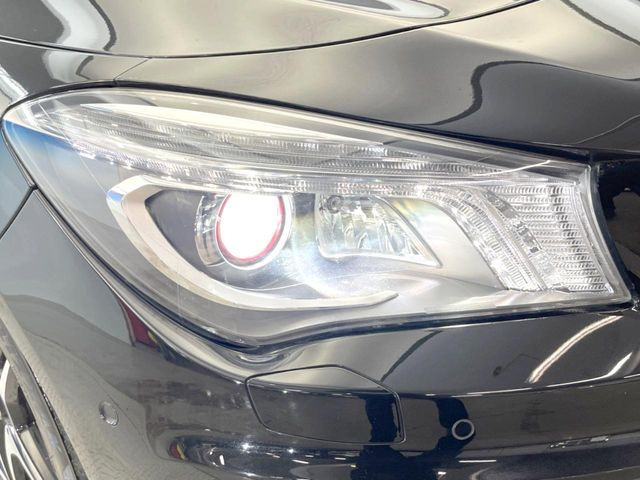 ●HIDヘッドライト:明るく前方を照らしてくれるので、悪天候や夜間の走行時も視界良好で安心してお乗りいただけます。