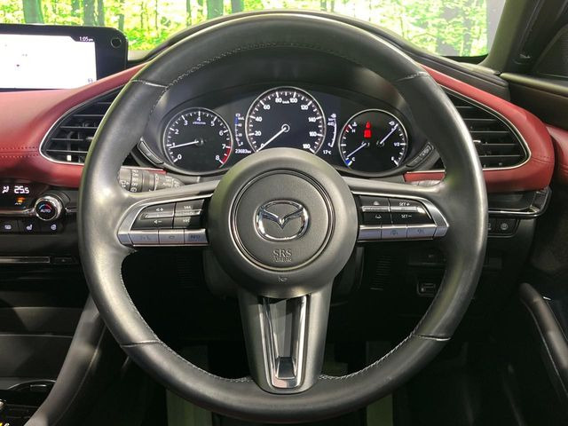 �y�����v�����X�e�A�����O�z�㎿�Ȋv���g�p���邱�ƂŁA��ɂ����������݂ƂĂ��^�]���₷���n���h���ł���